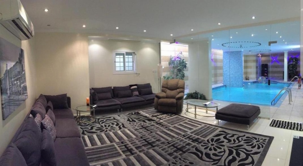 Romance Chalet Main image